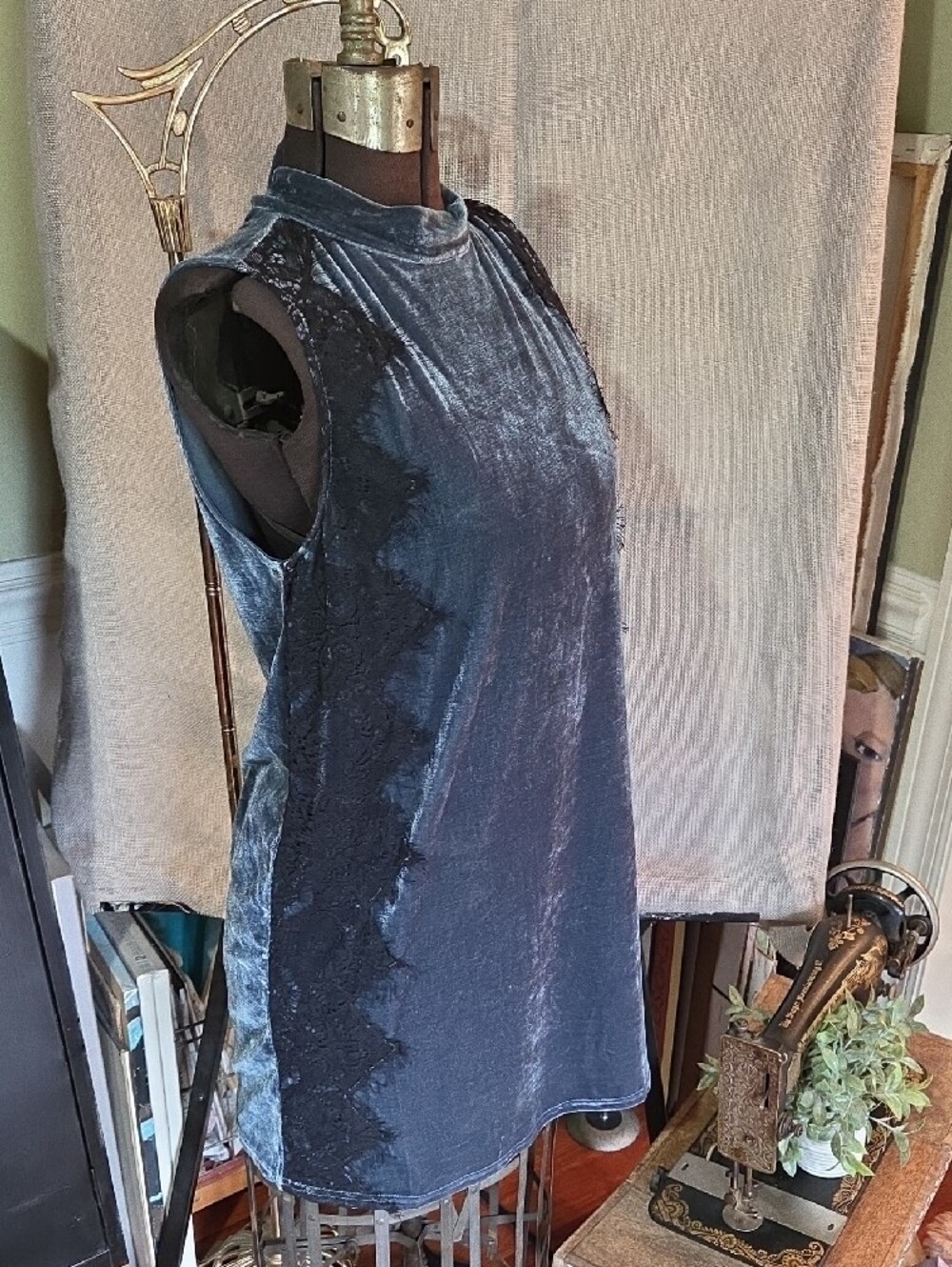 GB Sleeveless Velvet Shift Dress with Lace Trim - Steel Blue M